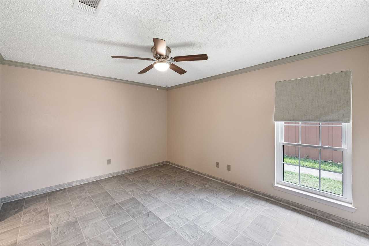 4240 Madera Rd #4 - Photo 7 of 29