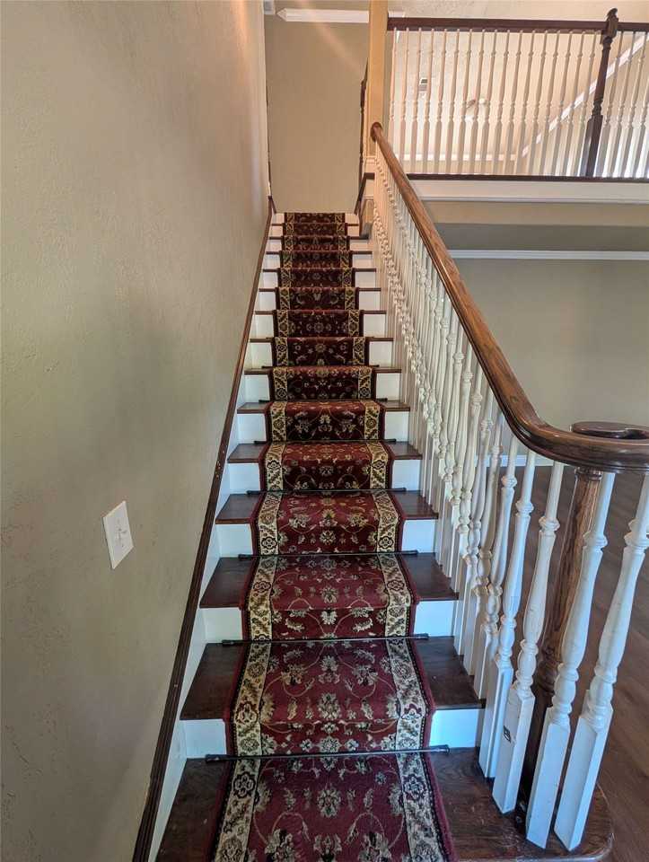 1940 Cedar Ridge Dr - Photo 3 of 40