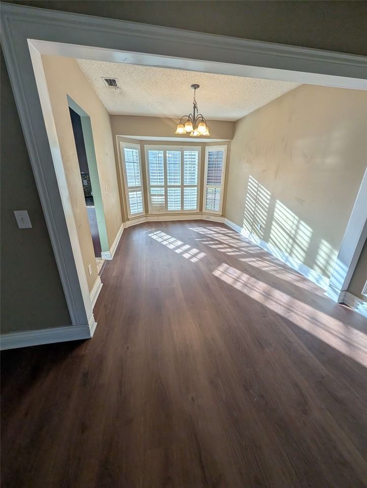 1940 Cedar Ridge Dr - Photo 7 of 40