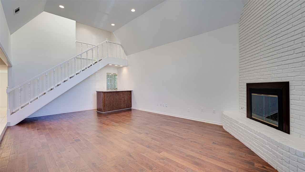 5818 Orchid Ln - Photo 6 of 36