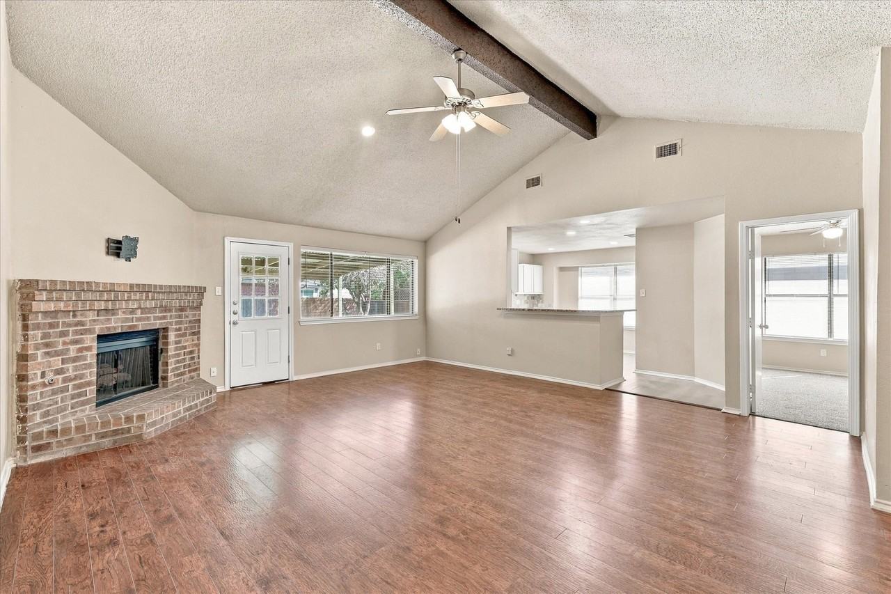 1328 Homestead St - Photo 5 of 29