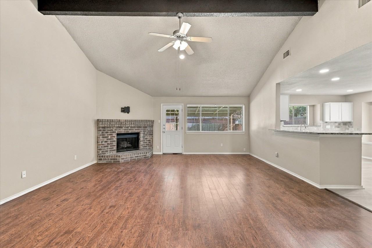 1328 Homestead St - Photo 6 of 29