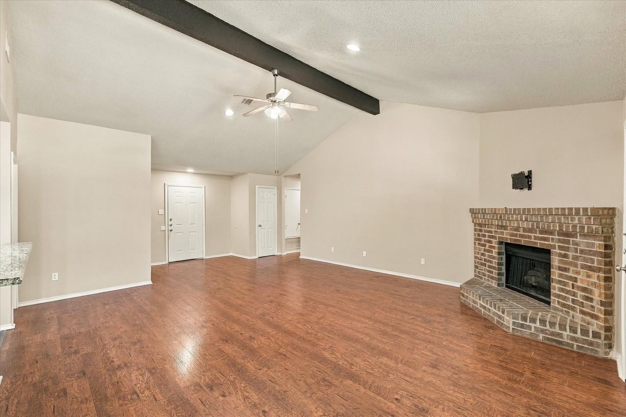 1328 Homestead St - Photo 7 of 29