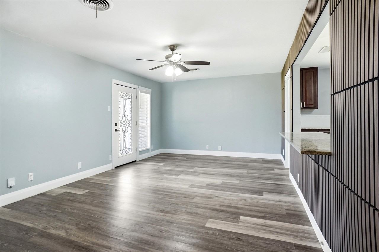 705 Vine St - Photo 4 of 24
