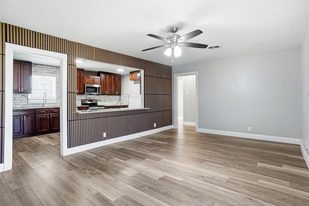 705 Vine St - Photo 5 of 24