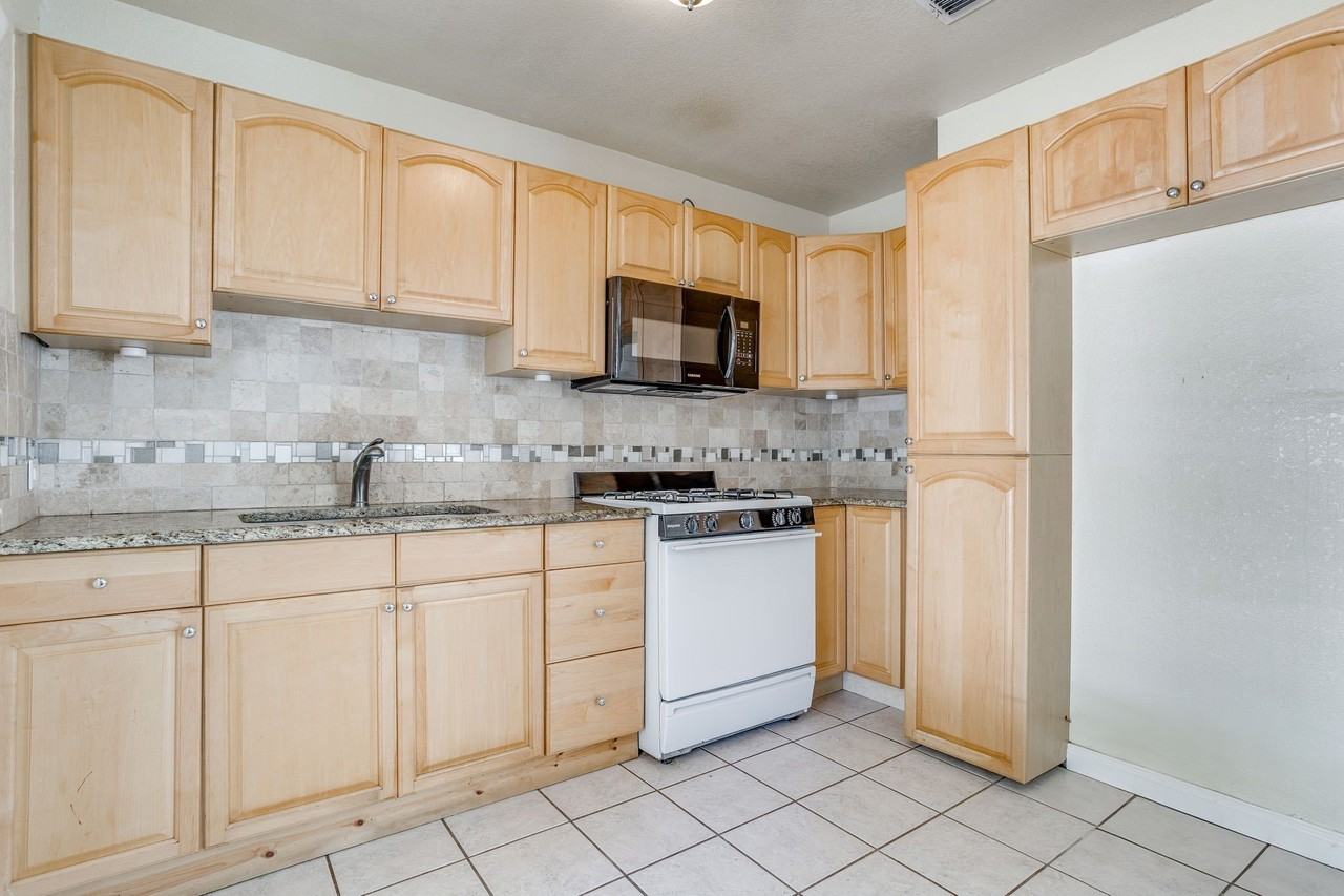 6404 Malvey Ave - Photo 7 of 20
