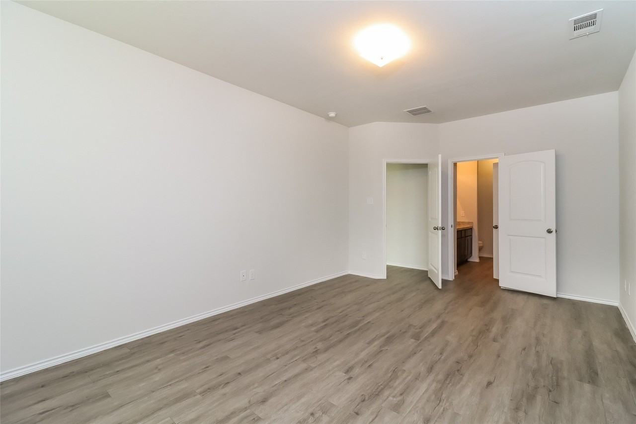 2713 Bear Oak Dr - Photo 5 of 18
