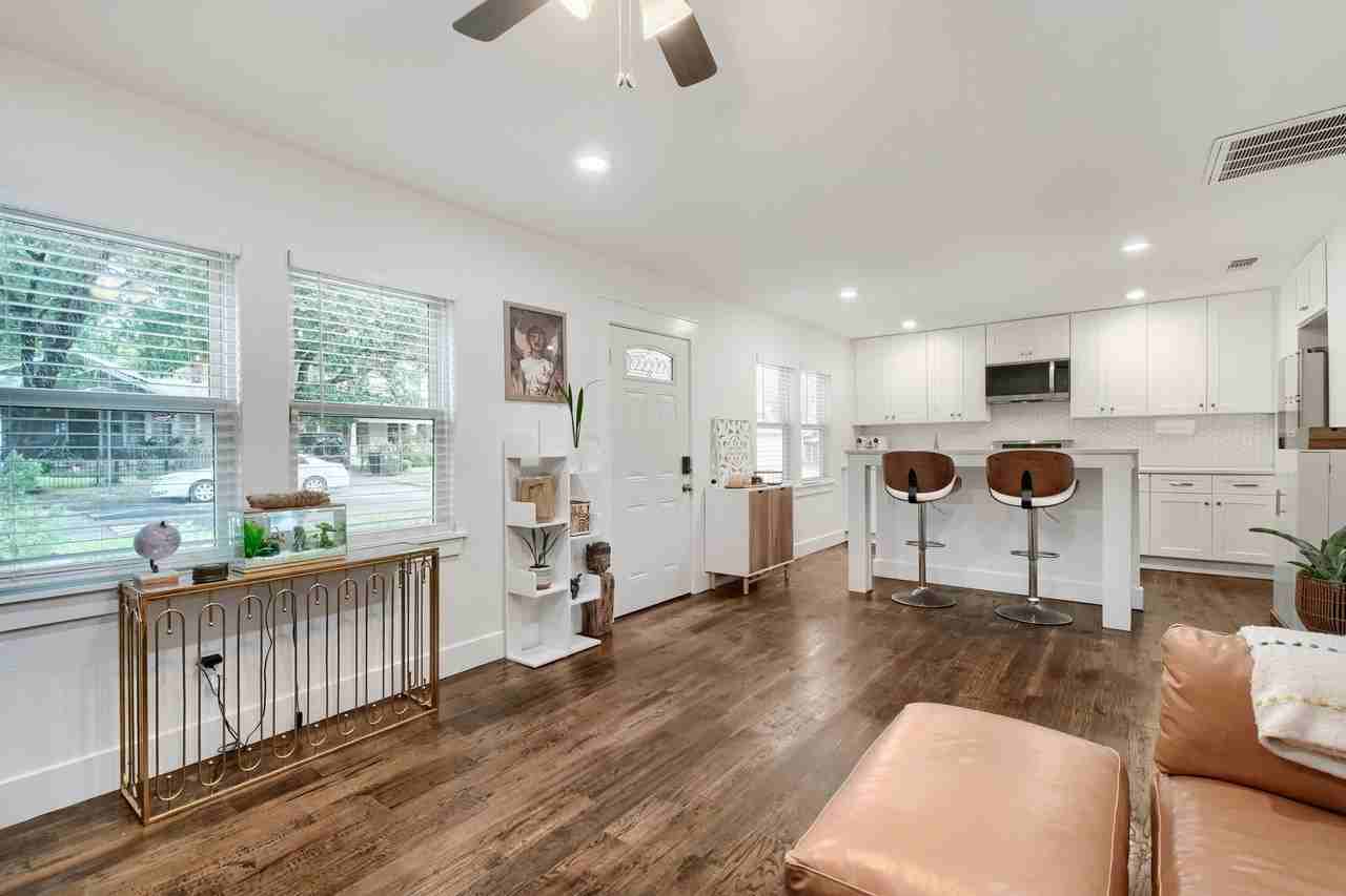 818 N Windomere Ave - Photo 6 of 22