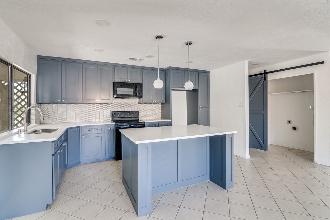 3630 Dumas Trl - Photo 4 of 12