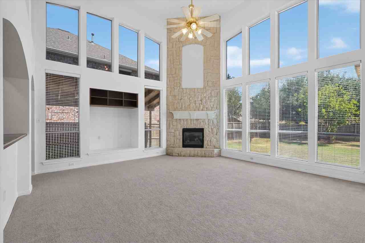10302 Fairway Vista Dr - Photo 2 of 33