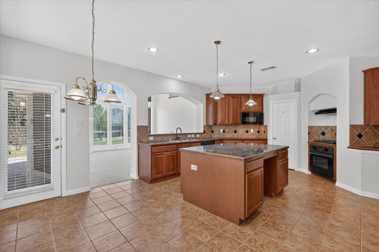 10302 Fairway Vista Dr - Photo 6 of 33