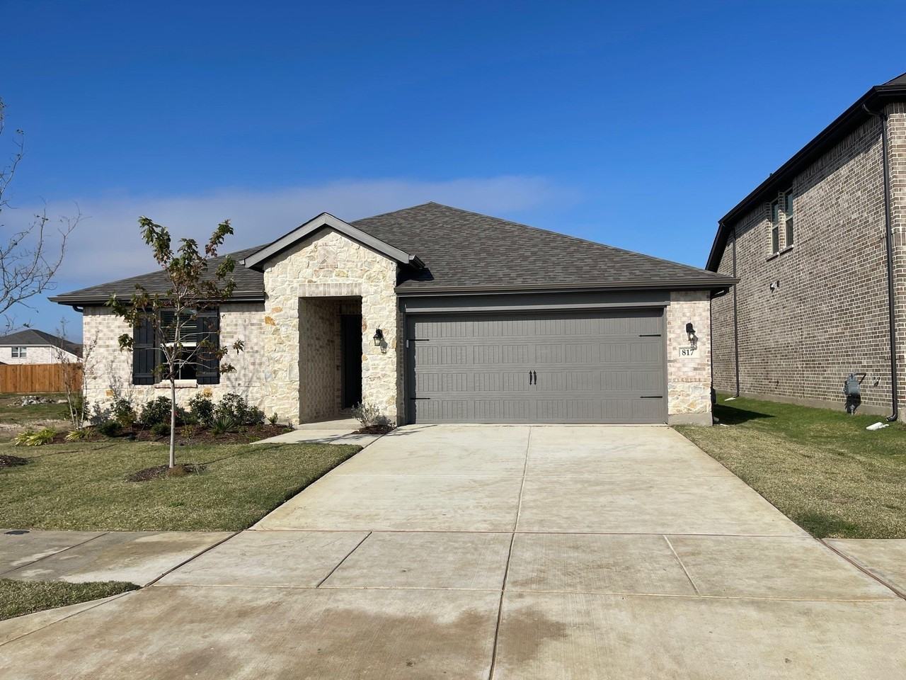 817 Birdie Dr - Photo 3 of 37