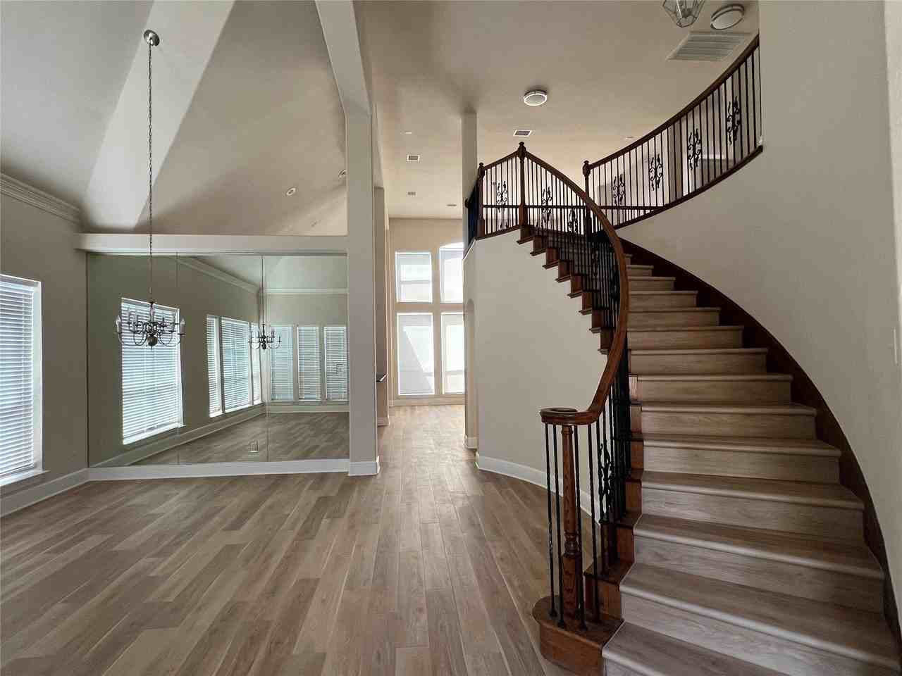 1228 Sandy Shore Rd - Photo 3 of 20