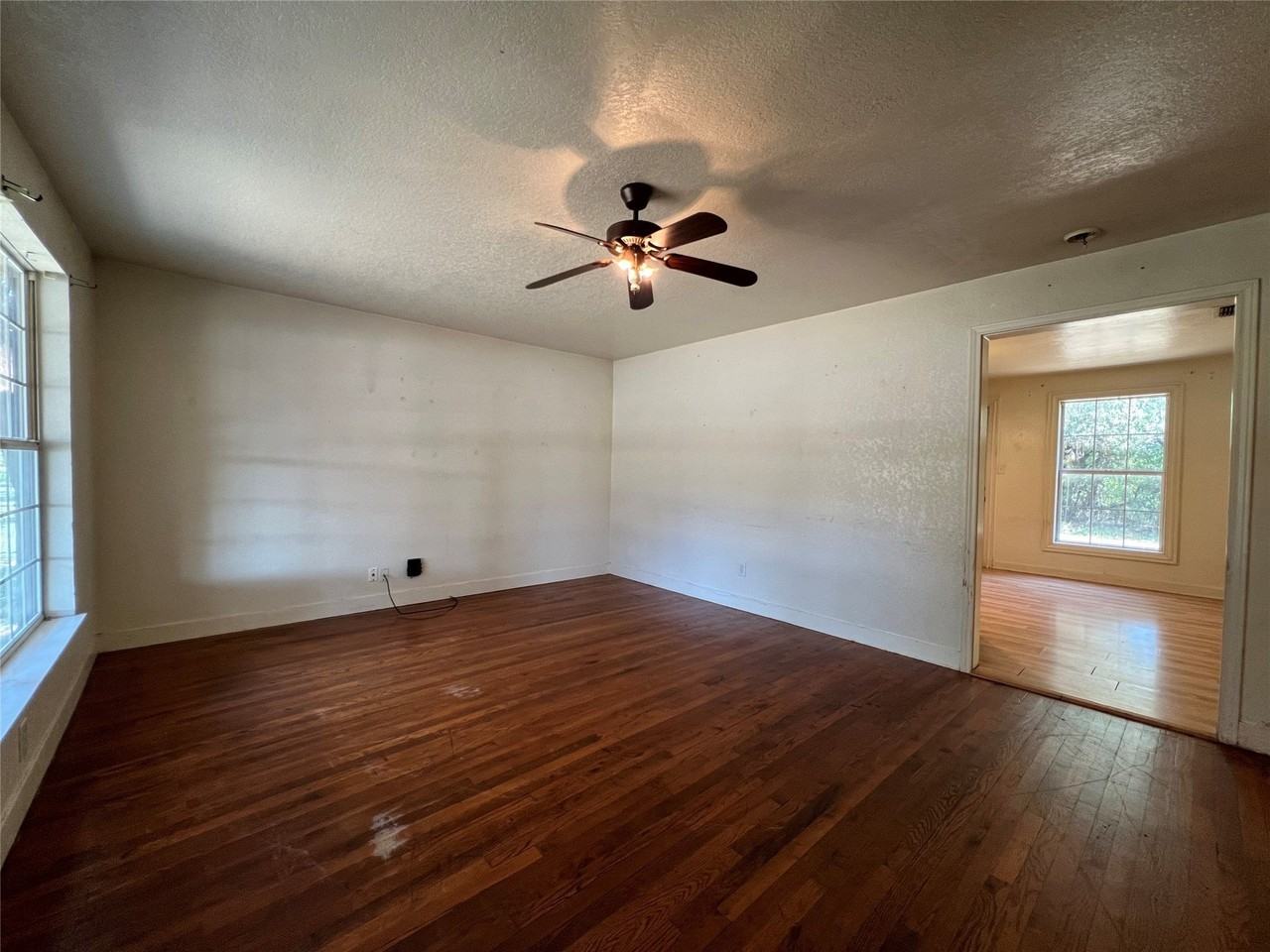 305 East Rd - Photo 3 of 9