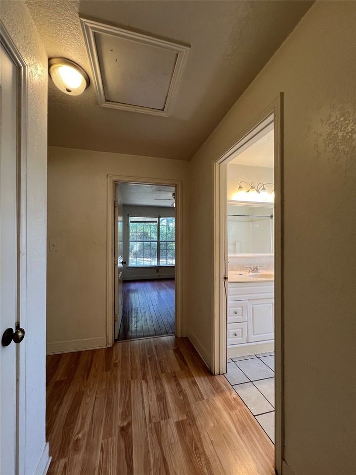 305 East Rd - Photo 6 of 9