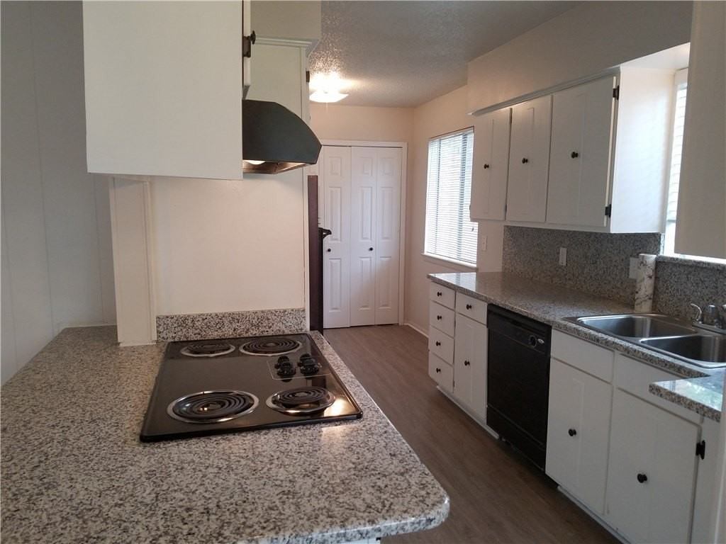 2724 Buffalo Dr - Photo 4 of 17