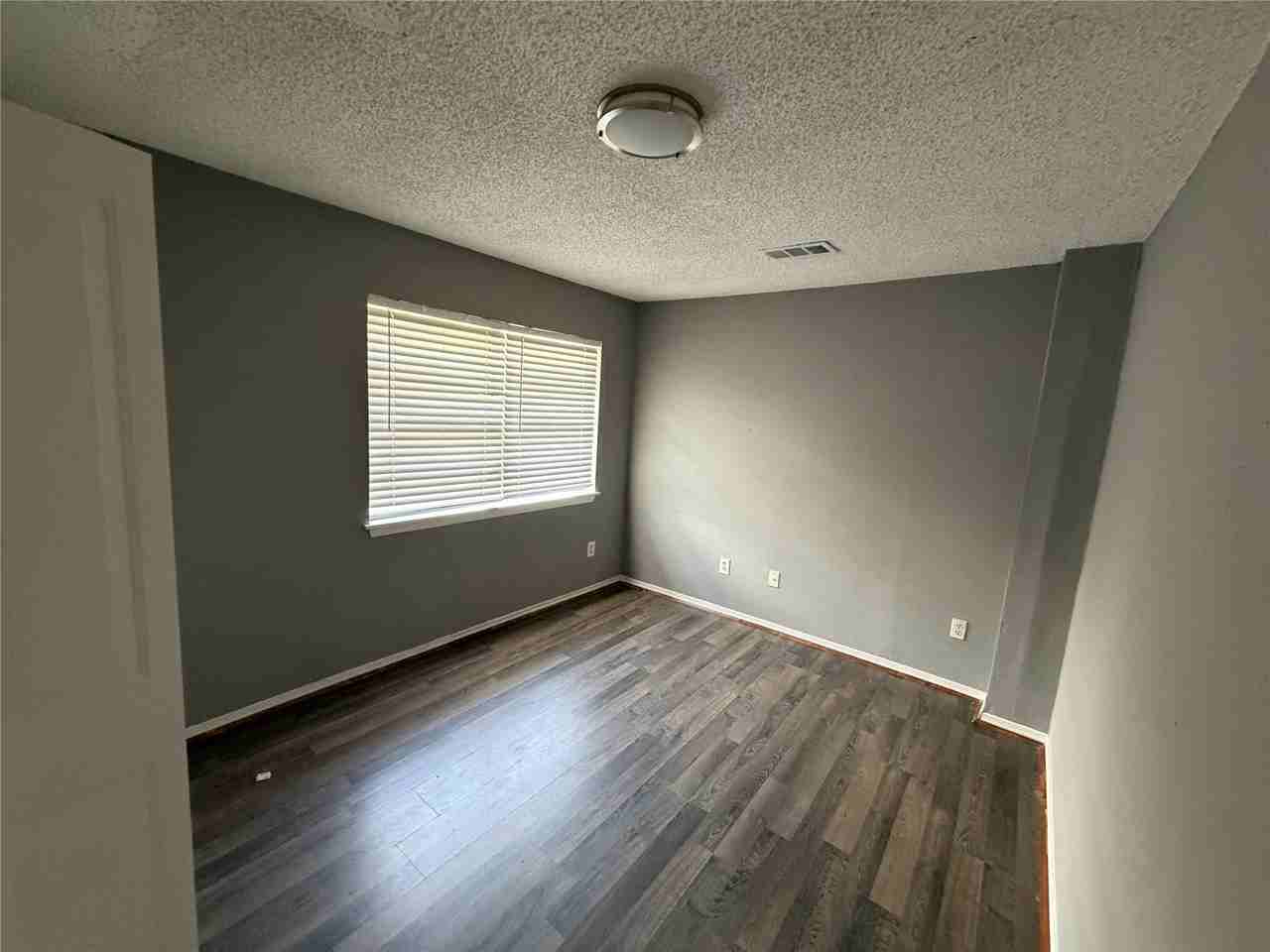 10350 Desdemona Dr - Photo 4 of 15