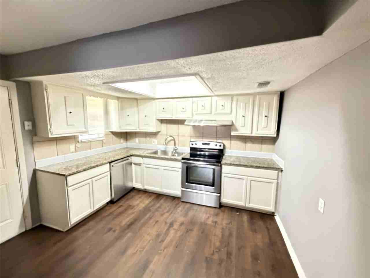 10350 Desdemona Dr - Photo 5 of 15