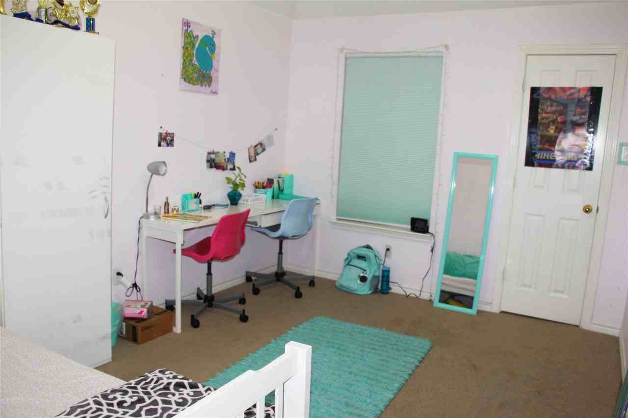 1422 Santa Fe Trl - Photo 6 of 6