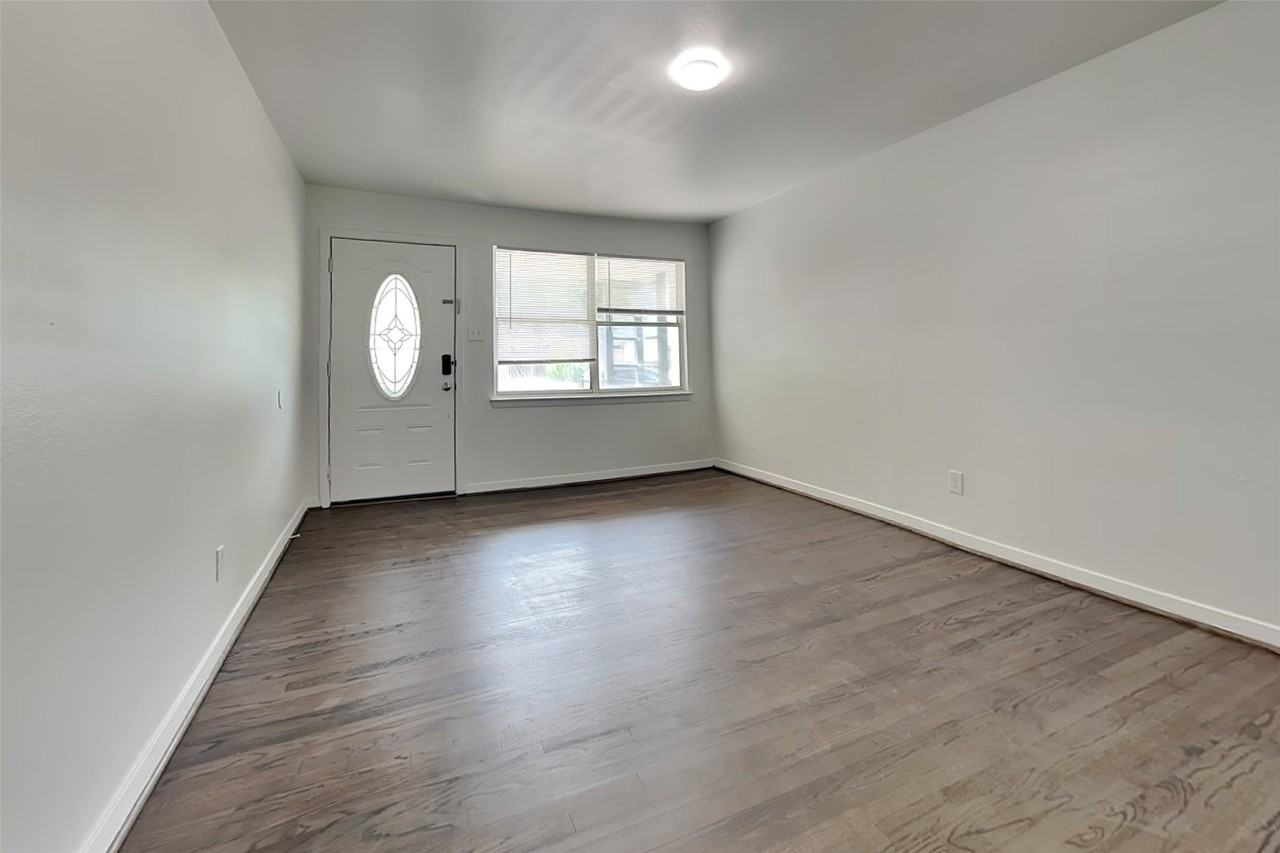 10907 Cotillion Dr - Photo 3 of 15