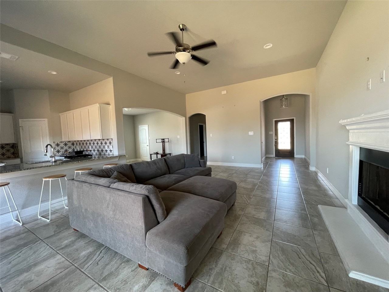 706 Buffalo Creek Dr - Photo 5 of 15