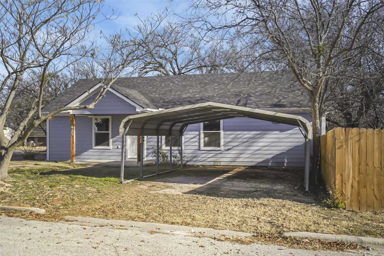 401 Miller St - Photo 3 of 24