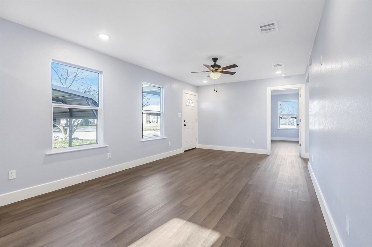 401 Miller St - Photo 6 of 24