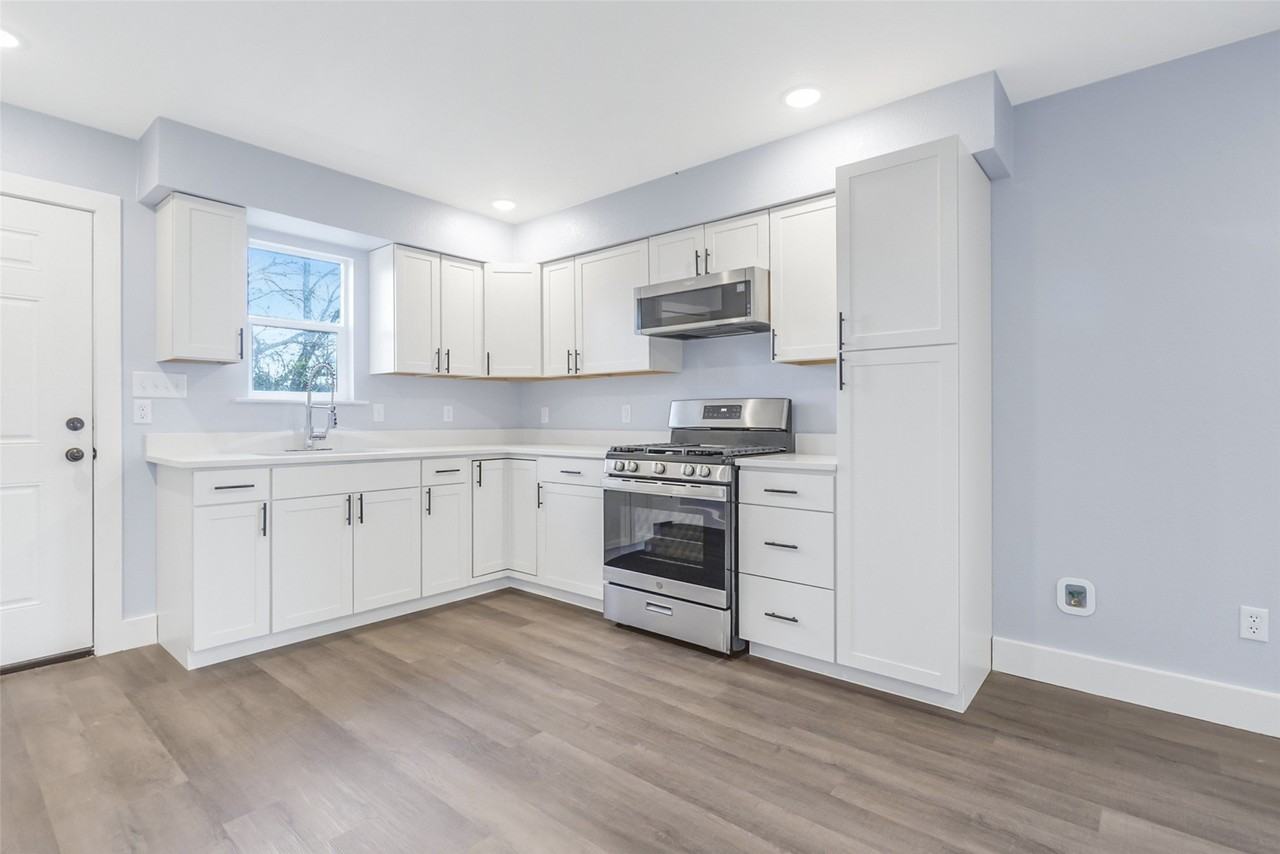 401 Miller St - Photo 7 of 24