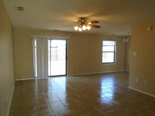 3910 Trinity Ln - Photo 2 of 15