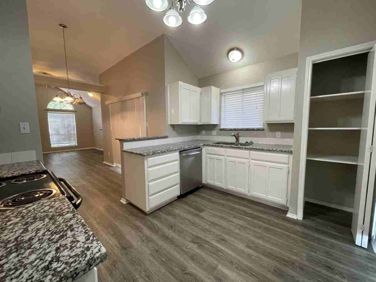 5737 Sterling Green Trl - Photo 4 of 15