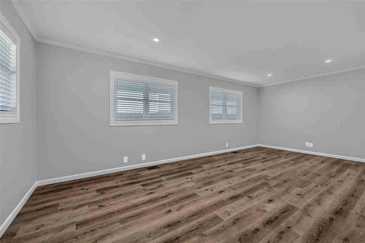 204 N Holly Ave - Photo 7 of 20