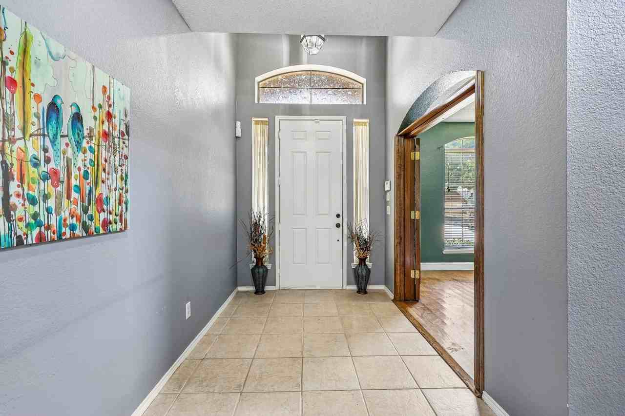1910 Bentwood Ct - Photo 5 of 37