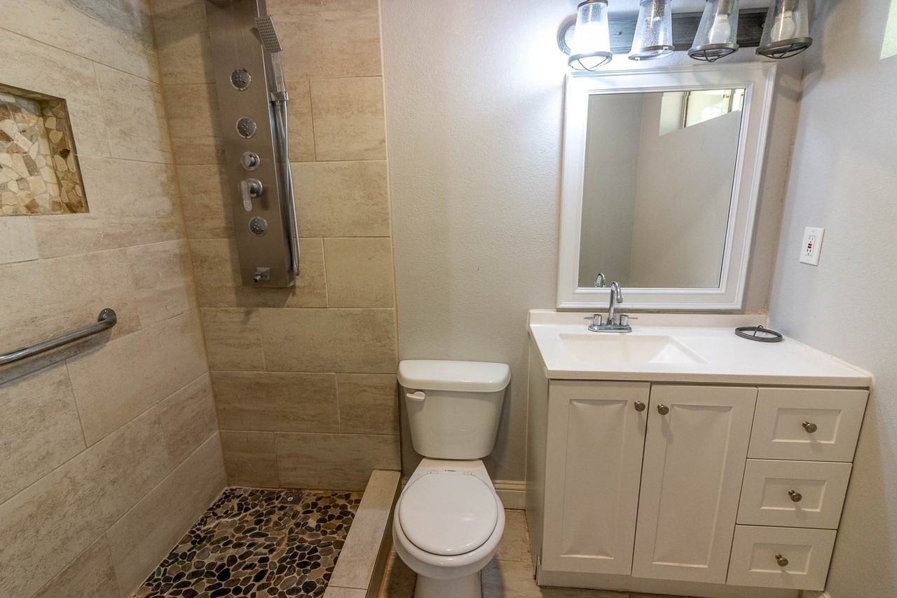 115 E Allen St - Photo 7 of 12