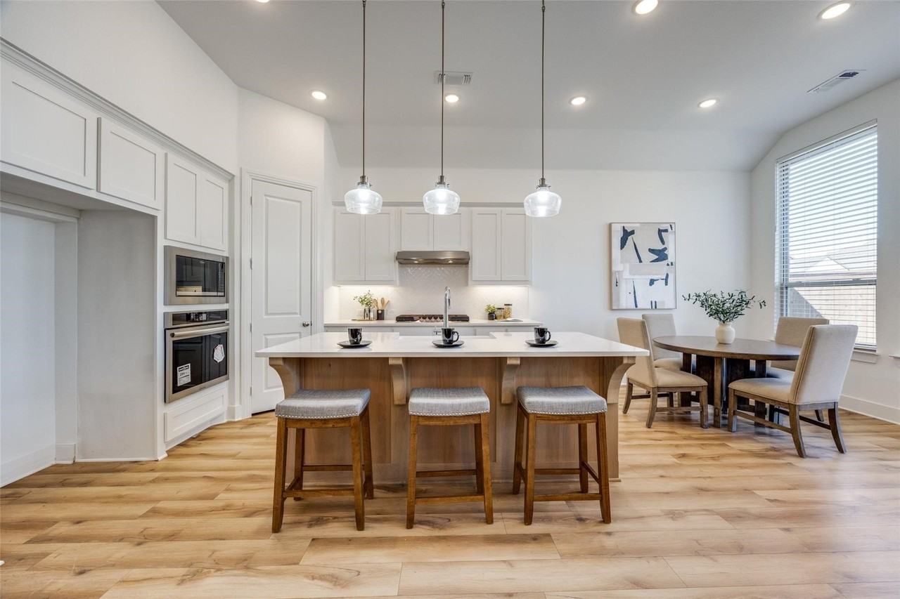 1221 Beach Blvd - Photo 2 of 19