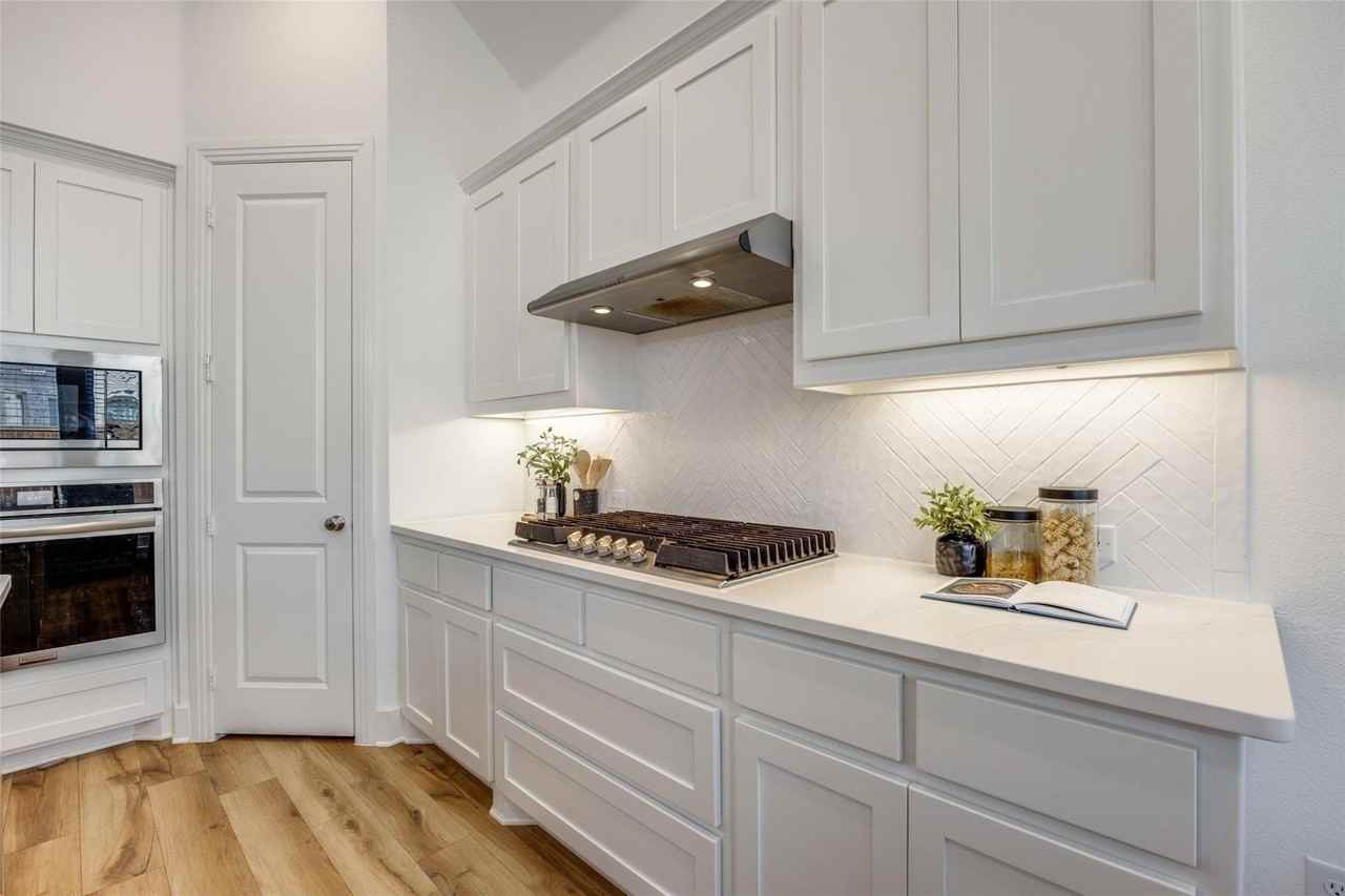 1221 Beach Blvd - Photo 7 of 19