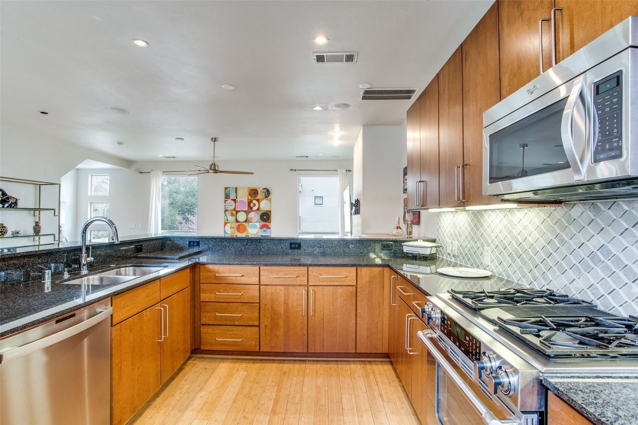 4010 Gilbert Ave #A - Photo 4 of 17