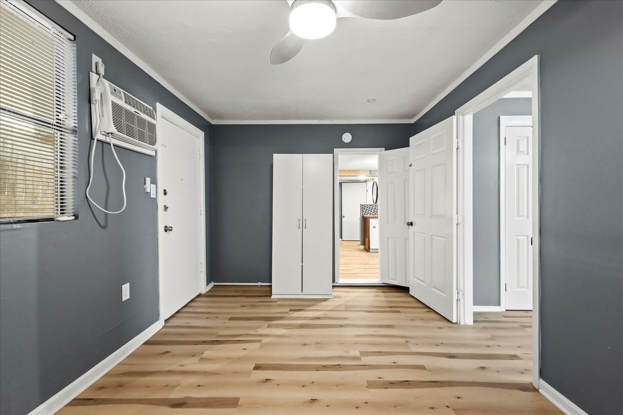 1509 W Morphy St #B - Photo 3 of 14