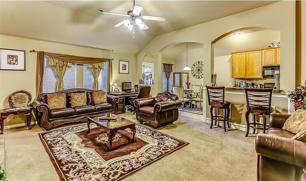 1505 Sparrow Ln - Photo 4 of 22
