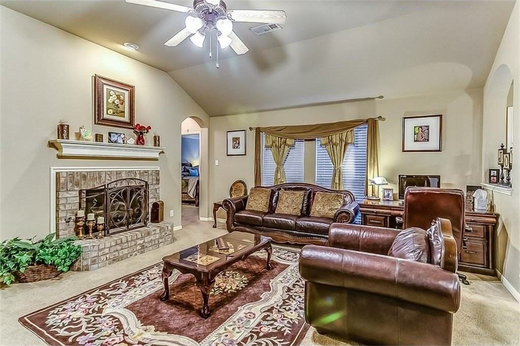1505 Sparrow Ln - Photo 5 of 22