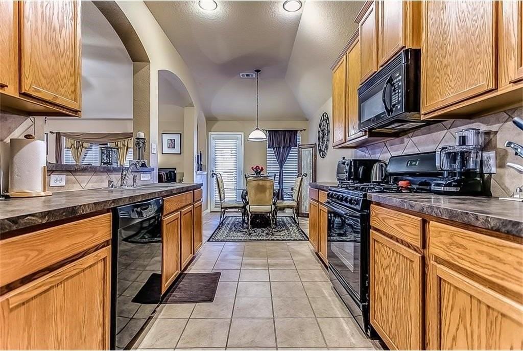 1505 Sparrow Ln - Photo 7 of 22