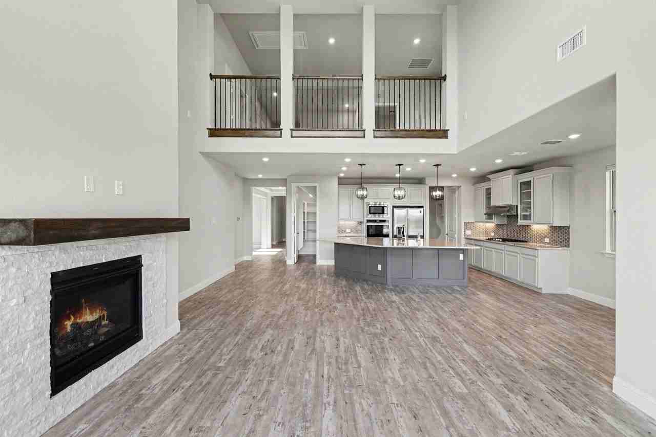 2317 Willow Garden Dr - Photo 7 of 39