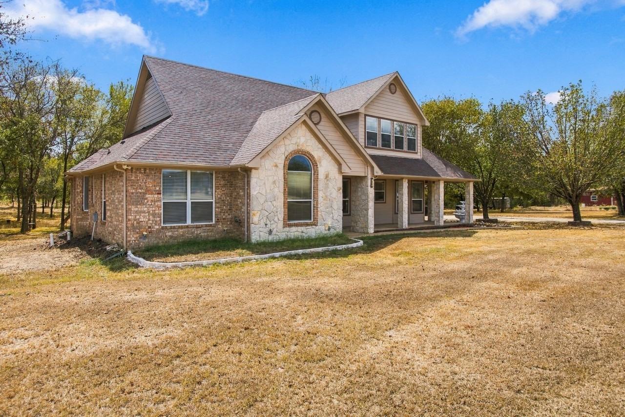 449 Johns Ln - Photo 6 of 40