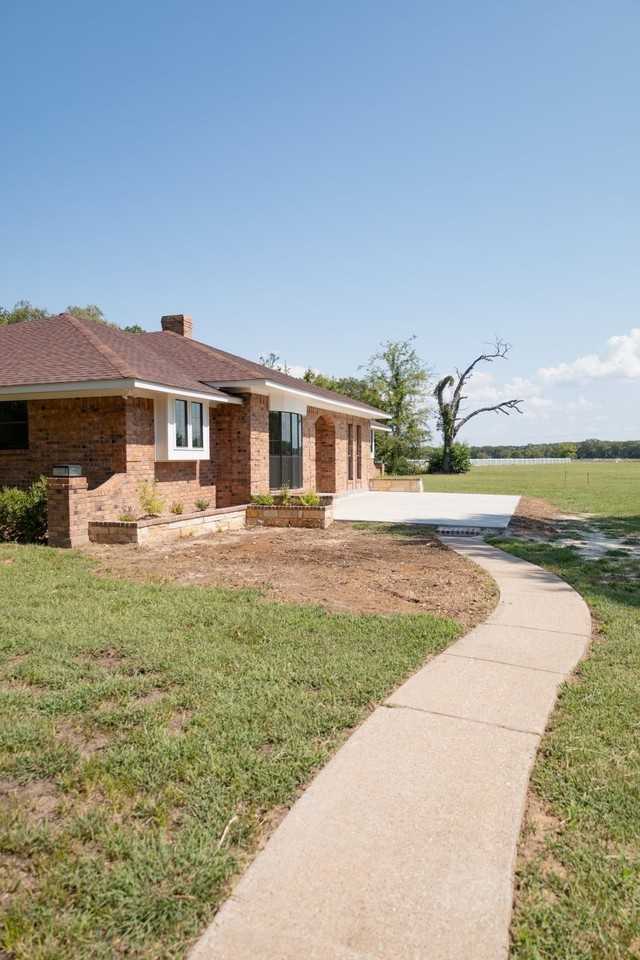 6373 Fm 2101 - Photo 3 of 39