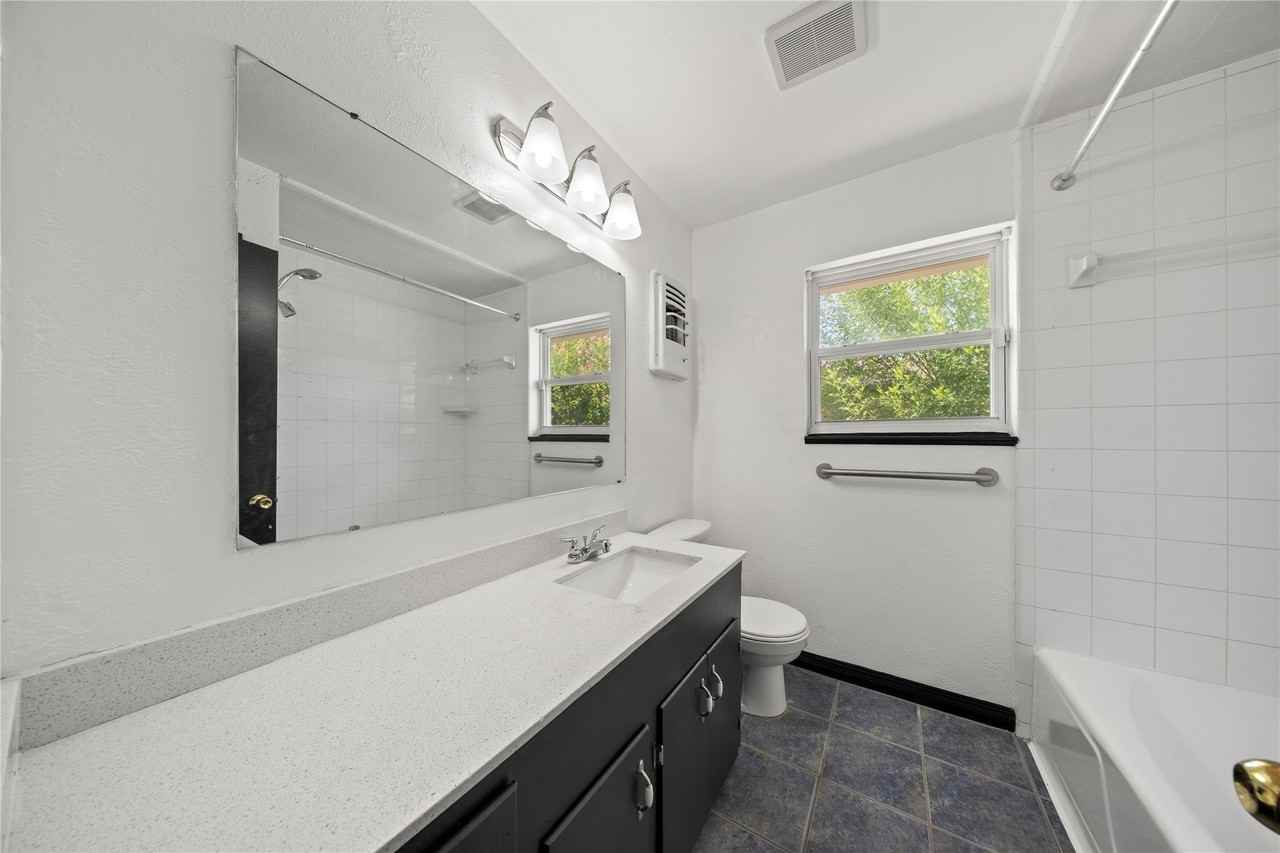 5316 Ammons St - Photo 4 of 25