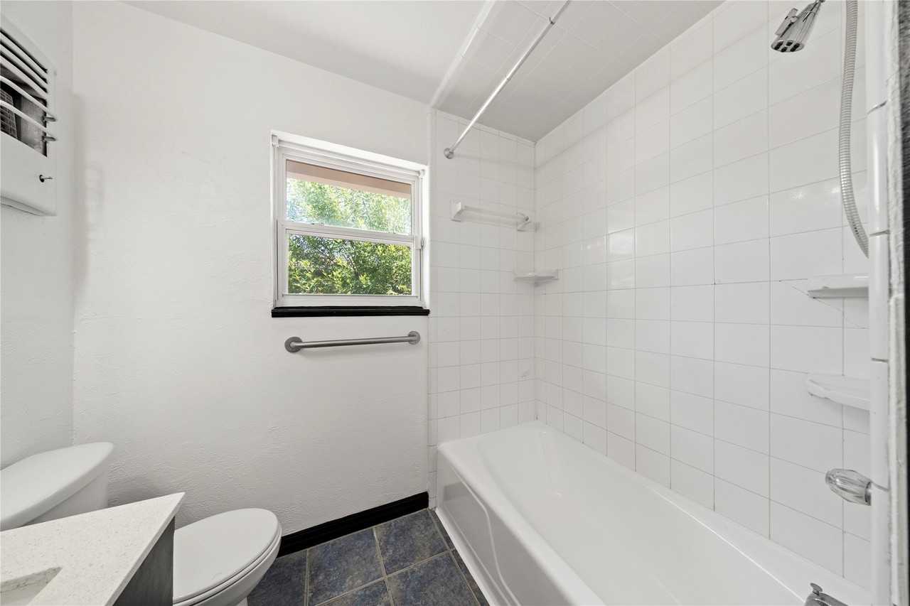 5316 Ammons St - Photo 5 of 25