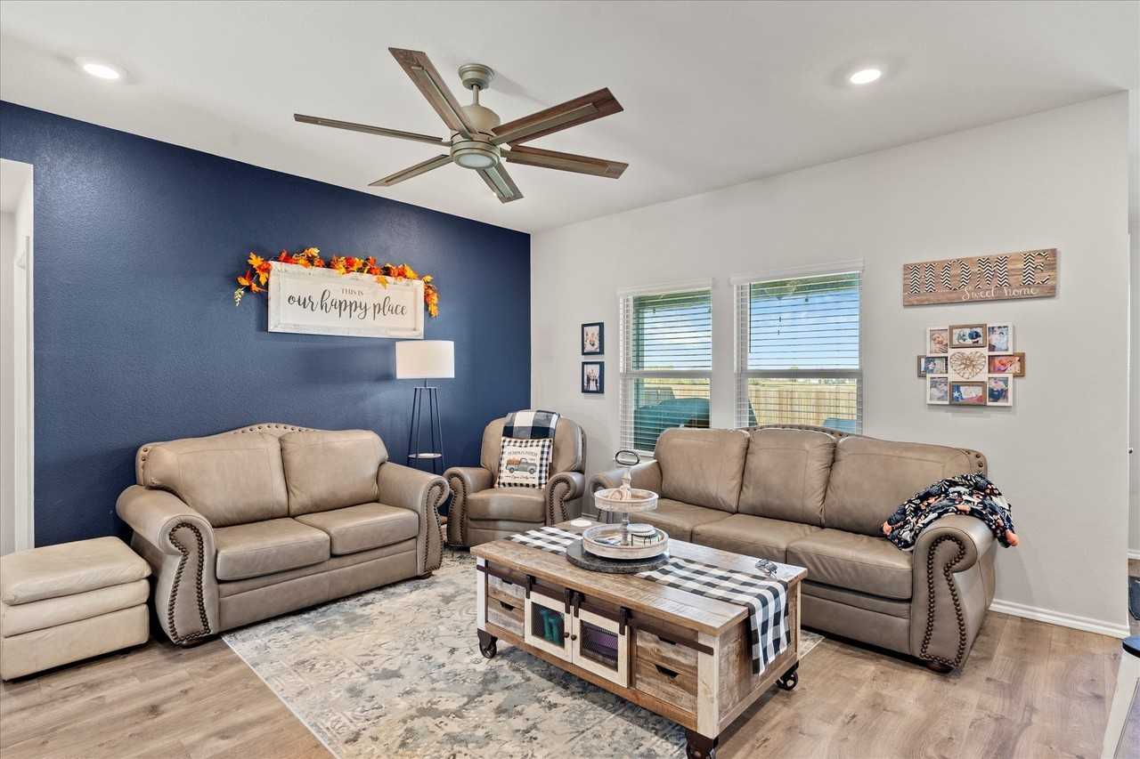 511 Pine Hollow Way - Photo 2 of 17