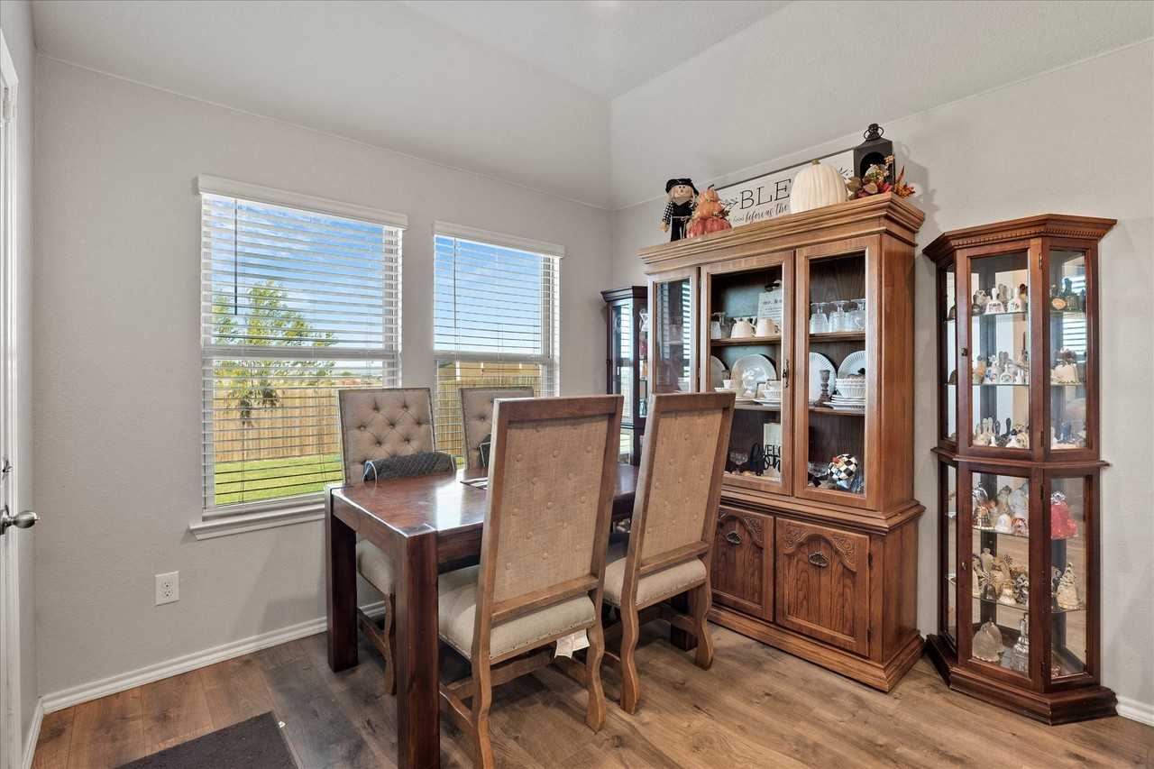 511 Pine Hollow Way - Photo 7 of 17