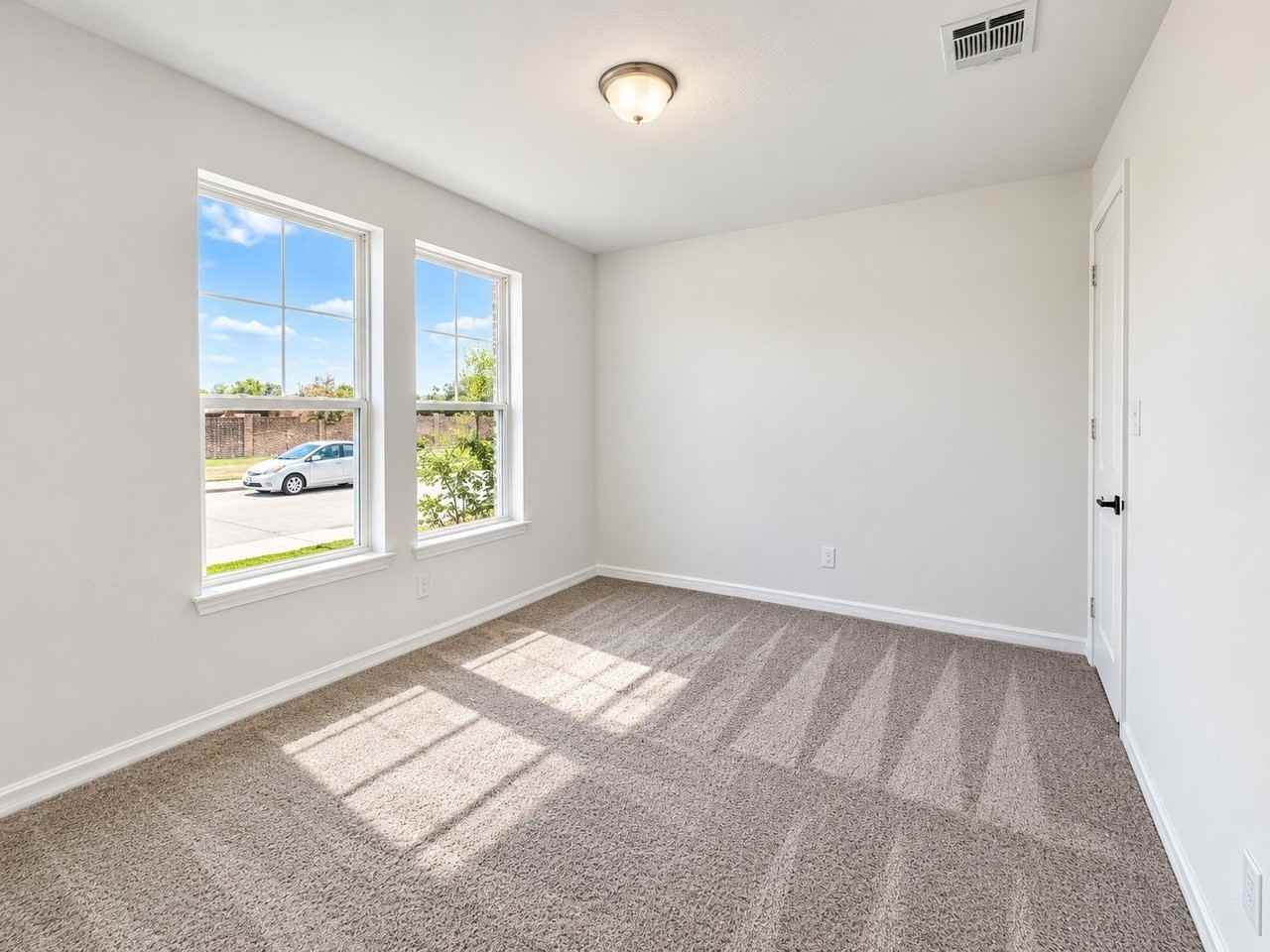 4708 Craymore Rd - Photo 3 of 13