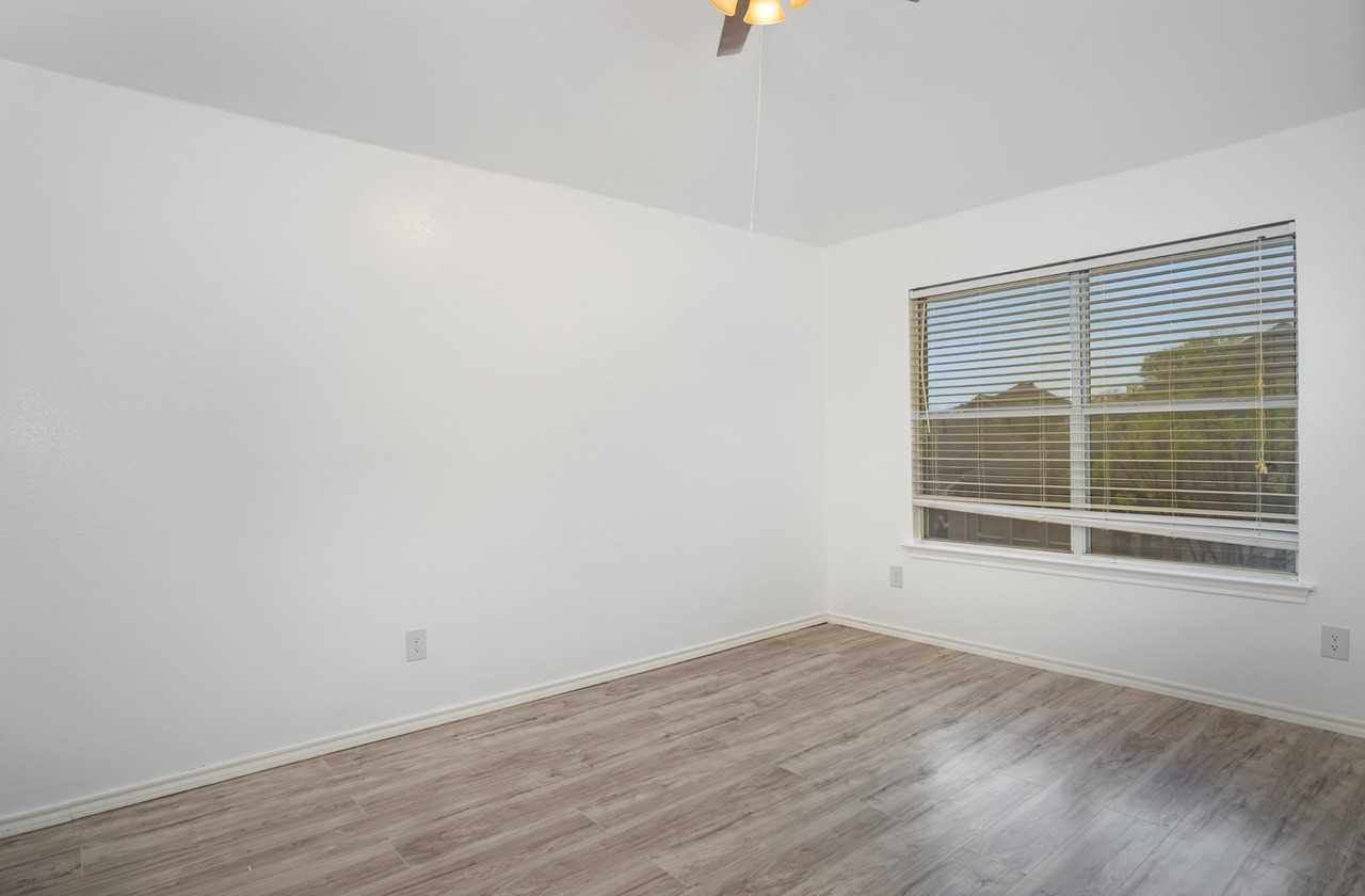 4704 Carolina Trace Trl - Photo 4 of 25