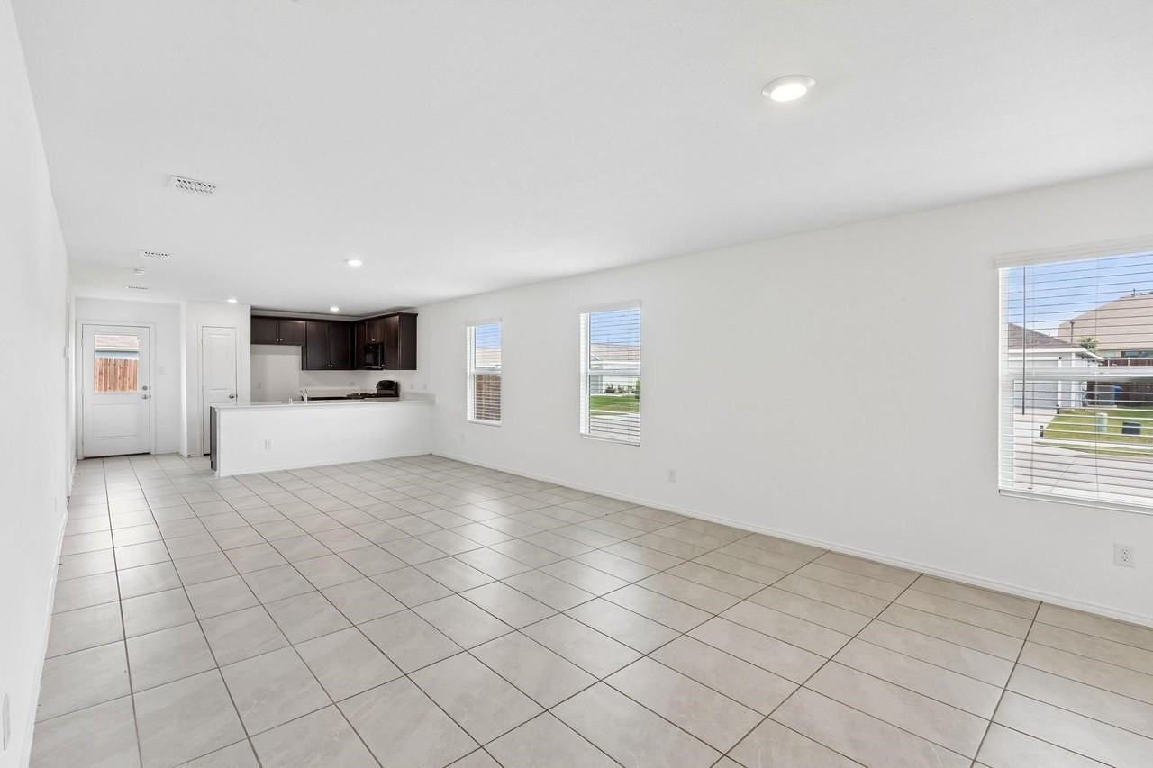 7781 Ruellia Rd - Photo 4 of 17